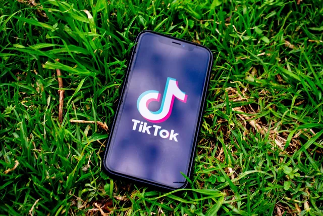 tiktok, social media, app, tik tok, smartphone, iphone, mobile, internet, technology, digital, communication, apple, social, multimedia, screen, phone, youth, application, tiktok, tiktok, tiktok, tiktok, tiktok, tik tok, tik tok, tik tok, tik tok. TikTok influencer marketing agencies in the UK: how to compare them